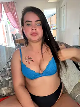 Snapshot of Sophie_23XX chatting on 10.10.25 Sophie 23XX online show from 10.10.25