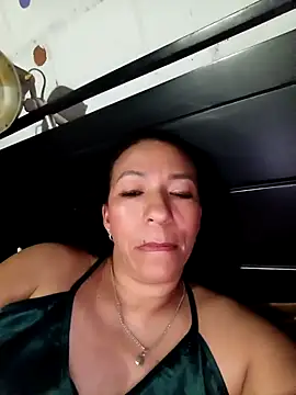 Snapshot of Antonela45 chatting on 09.21.25 Antonela45 online show from 09.21.25