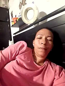 Snapshot of Antonela45 chatting on 10.13.25 Antonela45 online show from 10.13.25