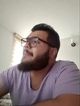 Snapshot of Edmund98 chatting on 03.20.25 Edmund98 online show from 03.20.25