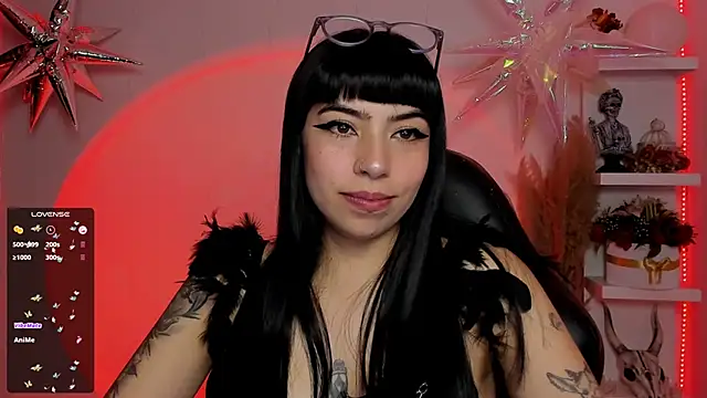 Snapshot of Saraa_Desiree chatting on 03.18.25 Saraa Desiree online show from 03.18.25