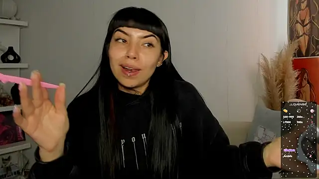 Snapshot of Saraa_Desiree chatting on 09.18.25 Saraa Desiree online show from 09.18.25