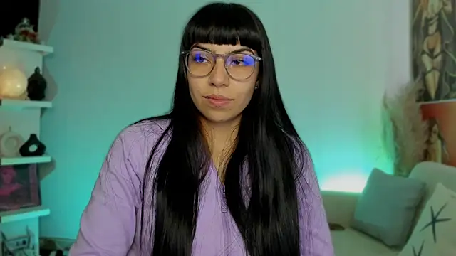 Snapshot of Saraa_Desiree chatting on 09.29.25 Saraa Desiree online show from 09.29.25