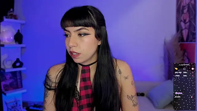 Snapshot of Saraa_Desiree chatting on 10.02.25 Saraa Desiree online show from 10.02.25