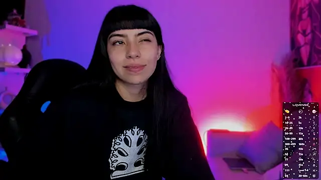 Snapshot of Saraa_Desiree chatting on 10.17.25 Saraa Desiree online show from 10.17.25