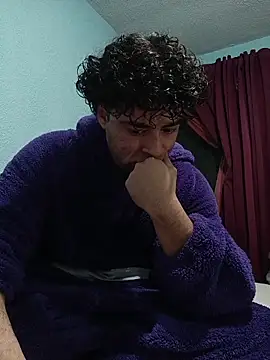 Snapshot of DocPepino chatting on 11.05.25 DocPepino online show from 11.05.25