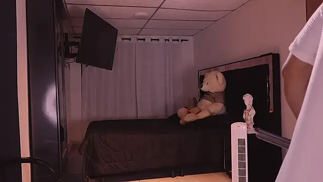 ErosKhaos online show from 10.05.25