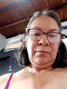 Snapshot of victoria_wayne chatting on 03.09.25 victoria wayne online show from 03.09.25