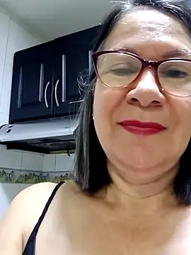 Snapshot of victoria_wayne chatting on 10.15.25 victoria wayne online show from 10.15.25