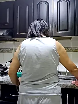 Snapshot of victoria_wayne chatting on 10.17.25 victoria wayne online show from 10.17.25