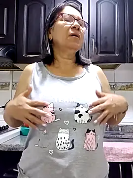 Snapshot of victoria_wayne chatting on 10.18.25 victoria wayne online show from 10.18.25