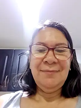 Snapshot of victoria_wayne chatting on 10.27.25 victoria wayne online show from 10.27.25