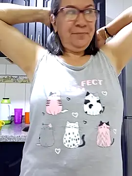 Snapshot of victoria_wayne chatting on 11.10.25 victoria wayne online show from 11.10.25