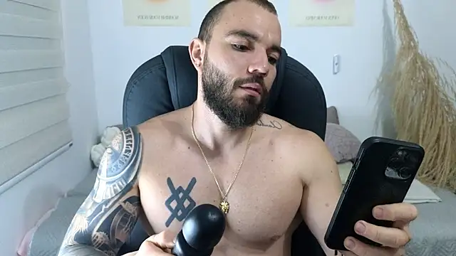 Isaac Carter online show from 12.02.25