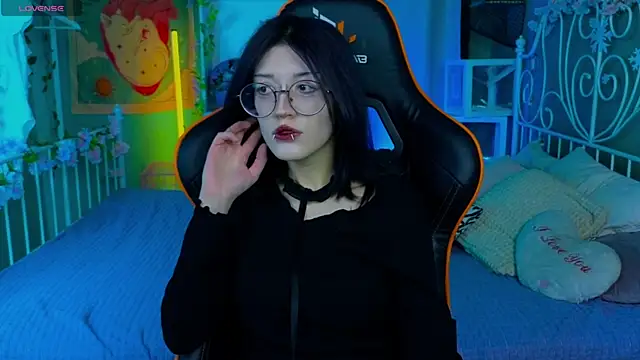 Snapshot of Setsunai_ chatting on 03.09.25 Setsunai online show from 03.09.25