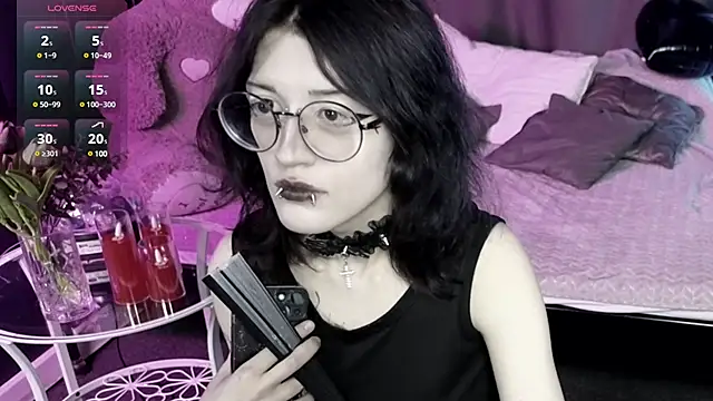 Snapshot of Setsunai_ chatting on 03.13.25 Setsunai online show from 03.13.25