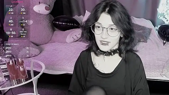 Snapshot of Setsunai_ chatting on 03.14.25 Setsunai online show from 03.14.25