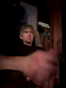 Snapshot of 6poundtown9 chatting on 10.28.25 6poundtown9 online show from 10.28.25