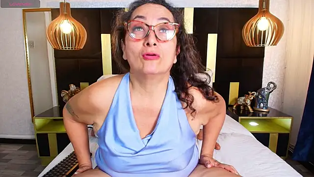 AlessandraLeroy online show from 11.22.25