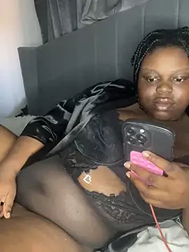 Snapshot of bigtittyT chatting on 03.06.25 bigtittyT online show from 03.06.25