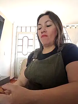 Luna-nevada online show from 10.13.25