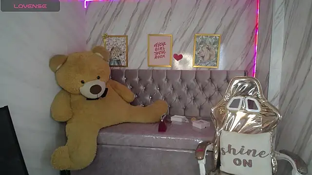 Snapshot of _wendy_b chatting on 03.08.25  wendy b online show from 03.08.25