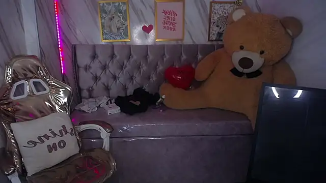 Snapshot of _wendy_b chatting on 03.14.25  wendy b online show from 03.14.25