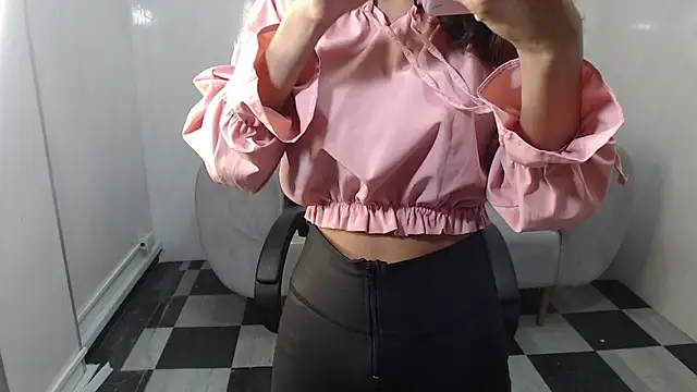 Snapshot of _wendy_b chatting on 09.19.25  wendy b online show from 09.19.25