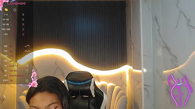 Snapshot of _wendy_b chatting on 10.09.25  wendy b online show from 10.09.25