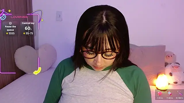 Snapshot of Oliviargf chatting on 09.29.25 Oliviargf online show from 09.29.25