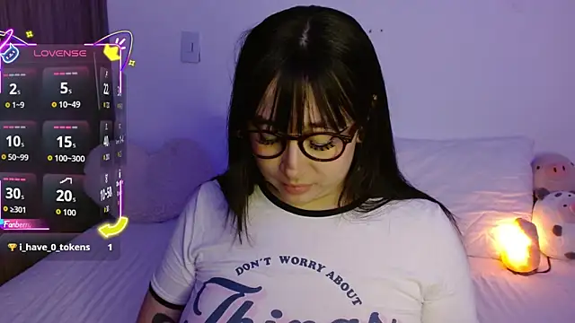 Snapshot of Oliviargf chatting on 10.02.25 Oliviargf online show from 10.02.25