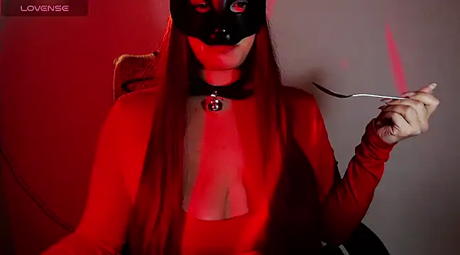 Snapshot of Hannah_Kiim chatting on 03.16.25 Hannah Kiim online show from 03.16.25