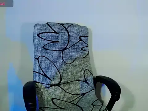 Snapshot of Hannah_Kiim chatting on 09.25.25 Hannah Kiim online show from 09.25.25