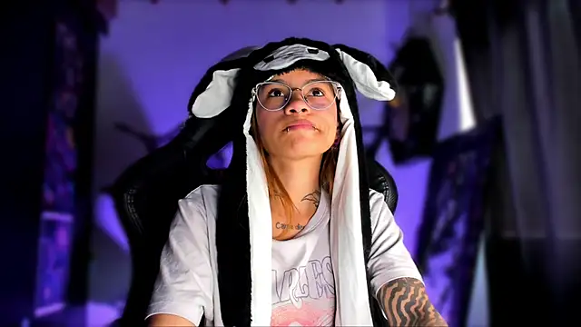 Snapshot of sofiafenty chatting on 10.04.25 sofiafenty online show from 10.04.25