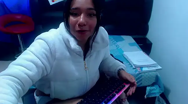 Snapshot of XxxReinaSexyBodyxxX777 chatting on 03.11.25 XxxReinaSexyBodyxxX777 online show from 03.11.25