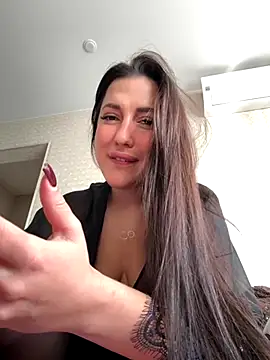 Snapshot of AleksandraRich chatting on 10.22.25 AleksandraRich online show from 10.22.25