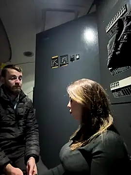 Snapshot of Alicedream5 chatting on 10.16.25 Alicedream5 online show from 10.16.25