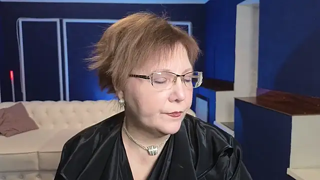 Snapshot of Kira_Kenet chatting on 03.10.25 Kira Kenet online show from 03.10.25