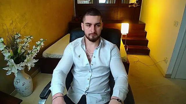 Snapshot of MatiasDean chatting on 03.08.25 MatiasDean online show from 03.08.25