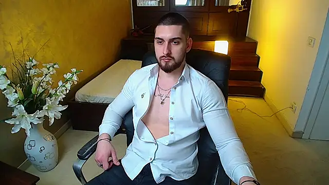 Snapshot of MatiasDean chatting on 03.08.25 MatiasDean online show from 03.08.25