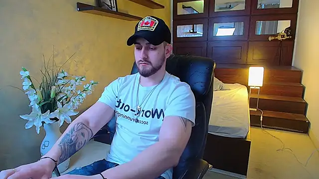 Snapshot of MatiasDean chatting on 03.14.25 MatiasDean online show from 03.14.25