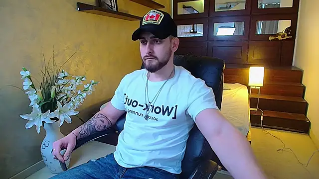 Snapshot of MatiasDean chatting on 03.14.25 MatiasDean online show from 03.14.25