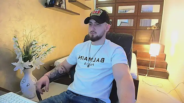 Snapshot of MatiasDean chatting on 03.21.25 MatiasDean online show from 03.21.25