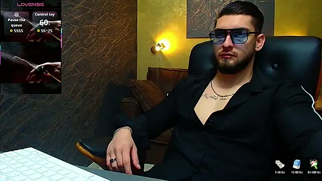 Snapshot of MatiasDean chatting on 09.19.25 MatiasDean online show from 09.19.25