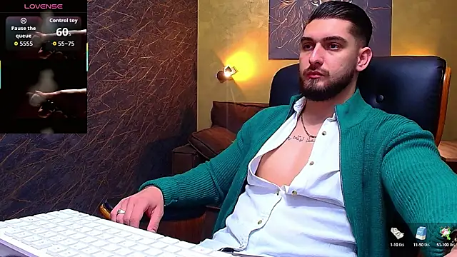 Snapshot of MatiasDean chatting on 10.01.25 MatiasDean online show from 10.01.25