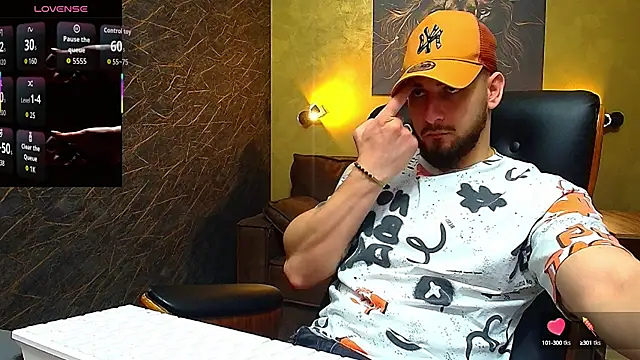 Snapshot of MatiasDean chatting on 10.11.25 MatiasDean online show from 10.11.25