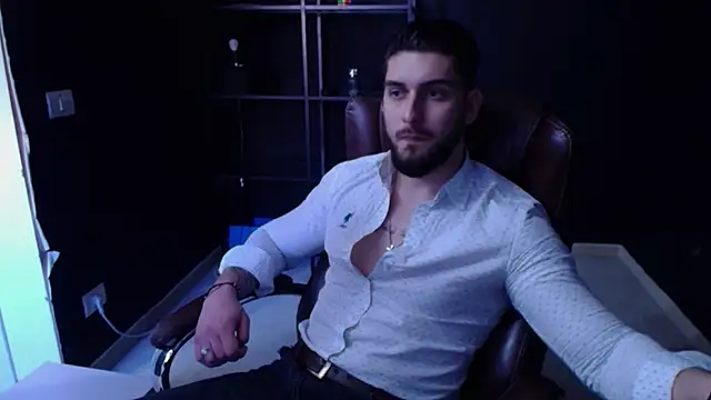 Snapshot of MatiasDean chatting on 10.20.25 MatiasDean online show from 10.20.25
