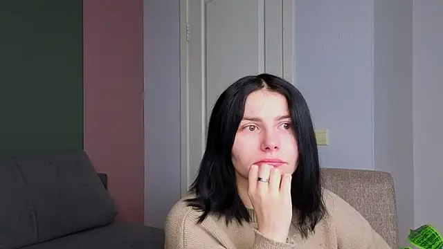 Charlotte Woods online show from 11.14.25