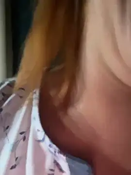 Snapshot of roldanmary chatting on 03.17.25 roldanmary online show from 03.17.25
