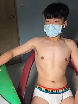 Snapshot of chipboo chatting on 09.16.25 chipboo online show from 09.16.25